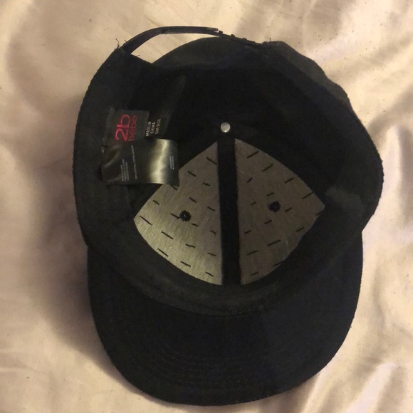 Studded Hat - Picture 3 of 4